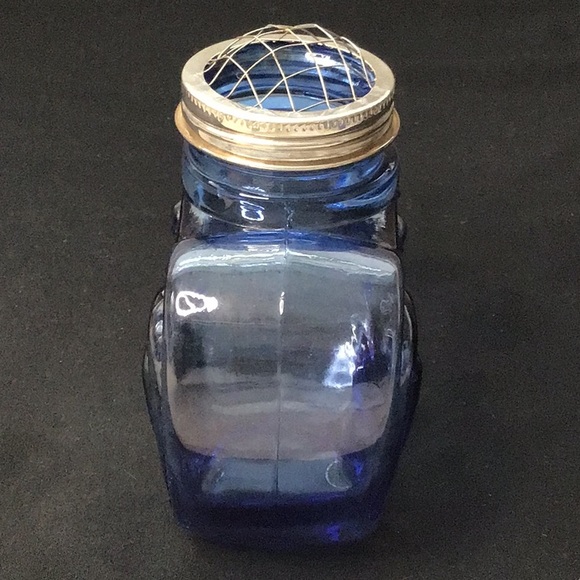 Cobalt blue heart shaped vase - Picture 2 of 6